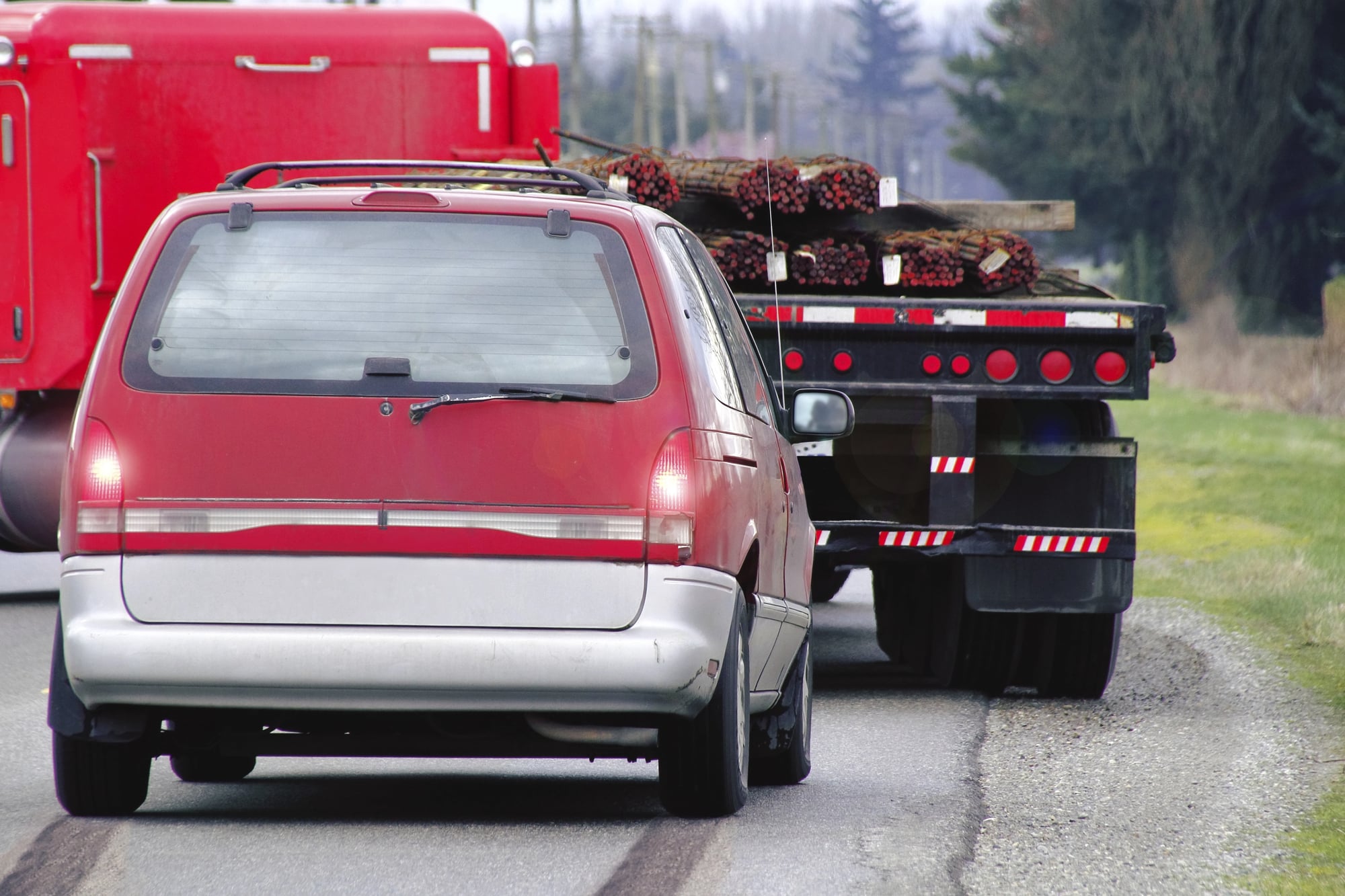 Semi truck vehicle forced in to sudden braking to avoid a crash